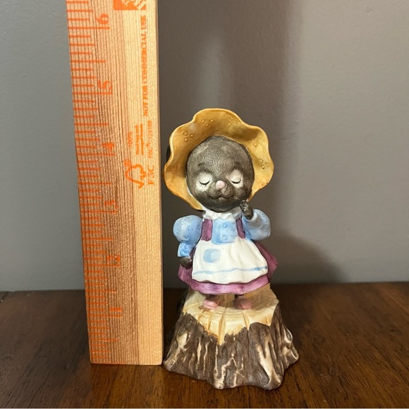 Norcross vintage handcrafted fine porcelain bisque figurine by Seymour Mann. - Picture 7 of 8